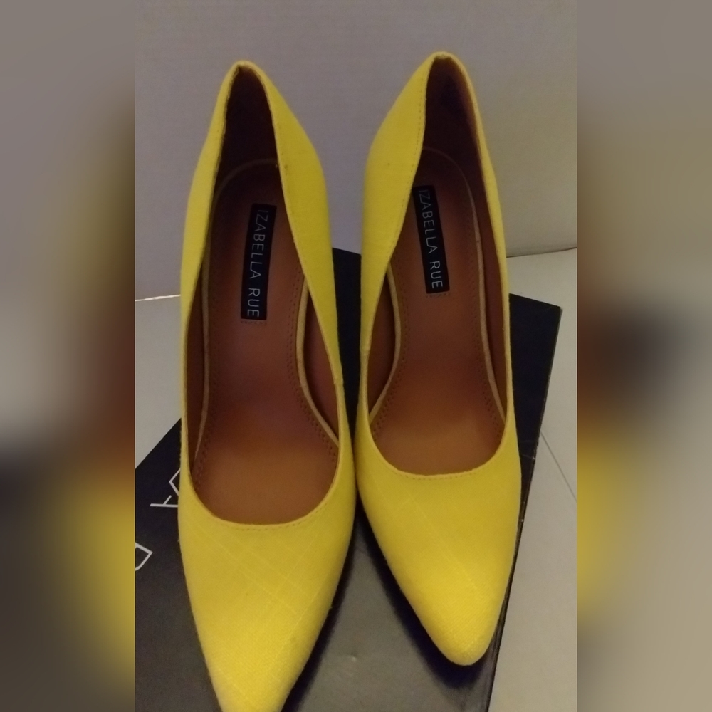 Izabella Rue Anjelah YELLOW 4" Heels SIZE 7.5 Pre-Owned